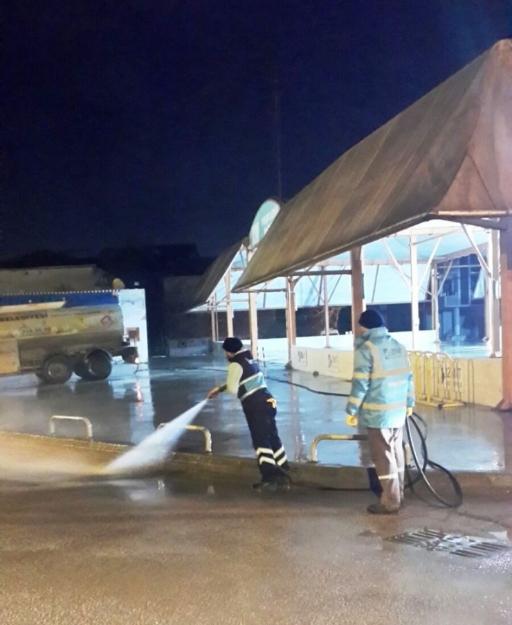 İzmit Semt Pazarlarından 10 Ton Çöp Toplanıyor