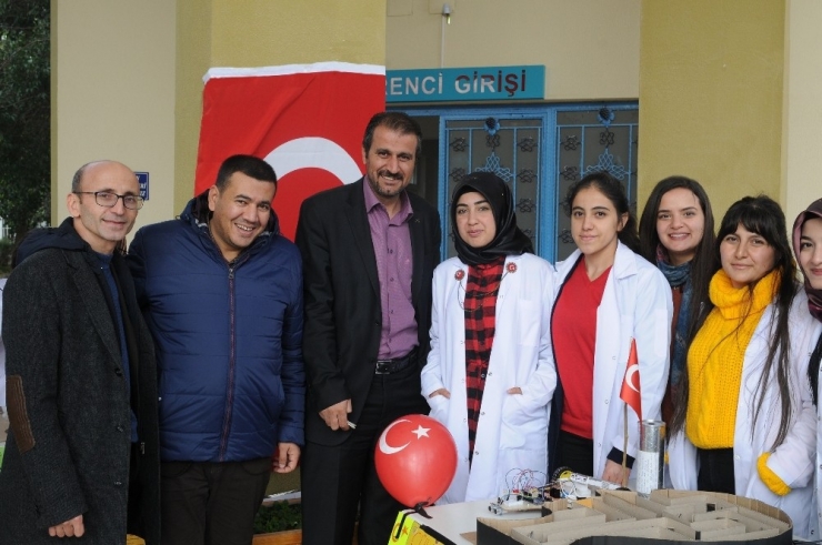 Üniversite Öğrencilerinden “Bilim Ve Fizik Gösteri Deneyleri” Sergisi