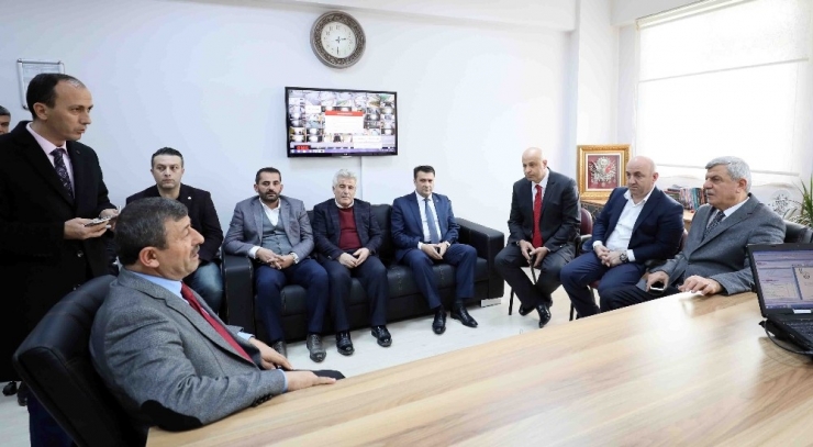 Başkan Karaosmanoğlu, “Eğitime Katkımız Artarak Devam Edecek”