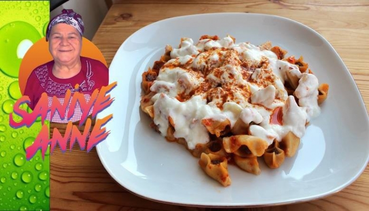 76’lık Youtuber Saniye Anne