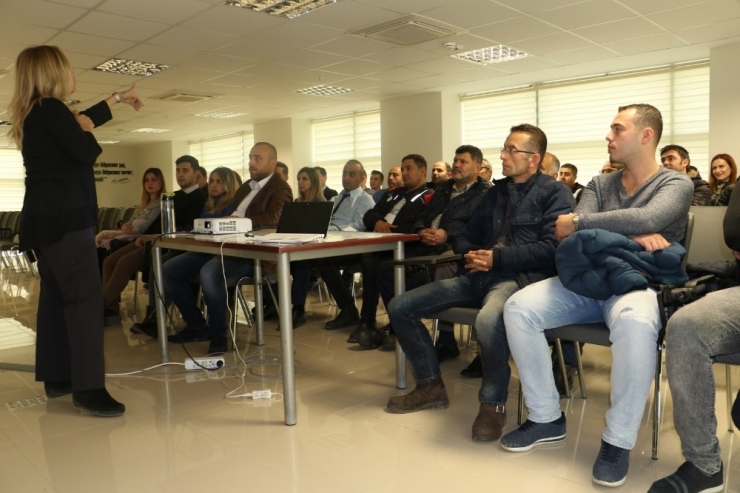 Eğitimlerle Hizmet Kalitesi Daha Da Yükseliyor