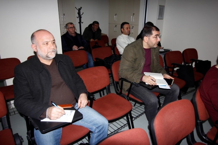 İlçe Yolları Yenileme Çalışmaları Devam Ediyor