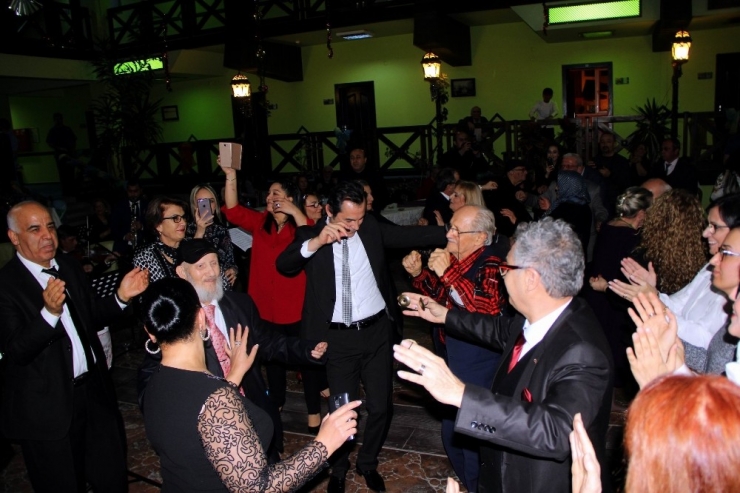 Huzurevi Sakinleri İçin Yılbaşı Partisi