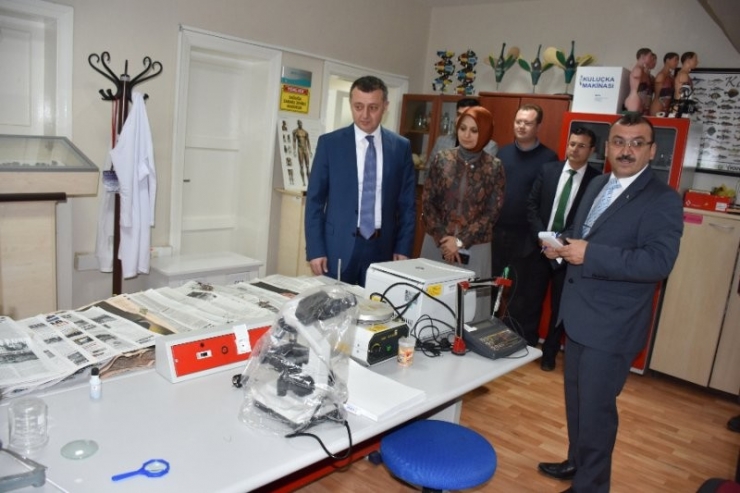 Vali Büyükakın’dan Bilim Ve Sanat Merkezi’ne Ziyaret