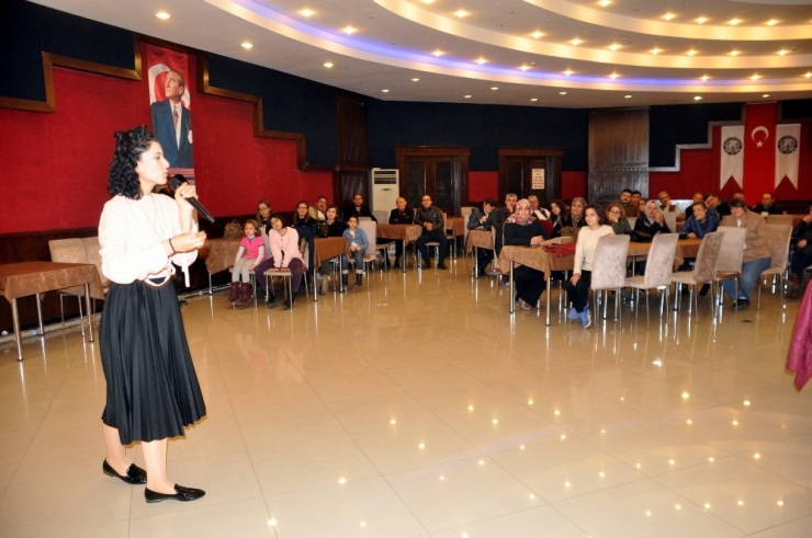 Yaşam Koçu Hacer Bülbül; “Televizyon İzlemek Yerine Kitap Okuyalım”