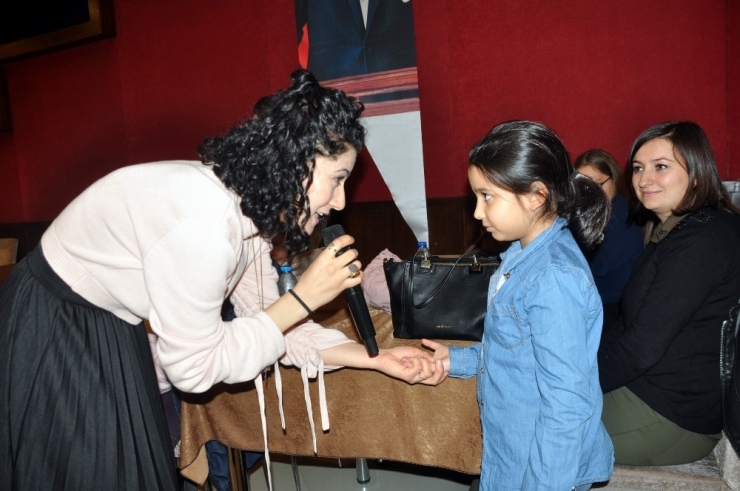 Yaşam Koçu Hacer Bülbül; “Televizyon İzlemek Yerine Kitap Okuyalım”