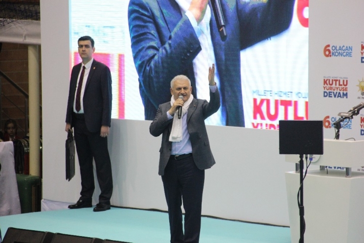 Başbakan Yıldırım: "Yunanistan Ege’de ‘Cinlik’ Yapmaya Kalkıyor"