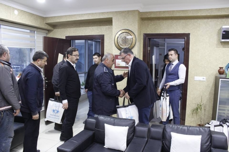 Başkan Duymuş, Belediye Personelinin Yeni Yılını Kutladı