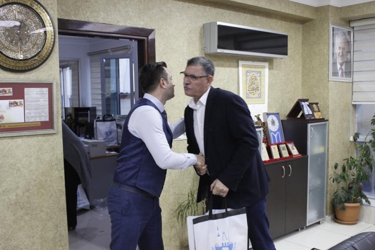 Başkan Duymuş, Belediye Personelinin Yeni Yılını Kutladı