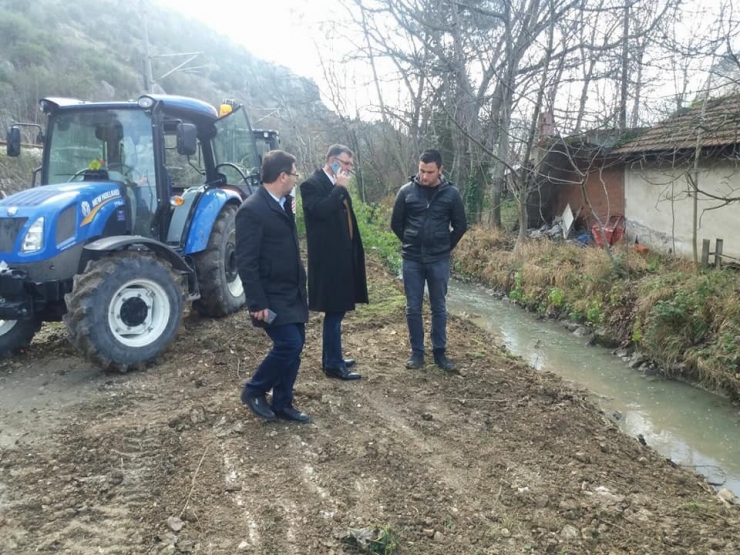 Başkan Duymuş, Sulama Kanalı Tanzim Çalışmalarını Yerinde İnceledi