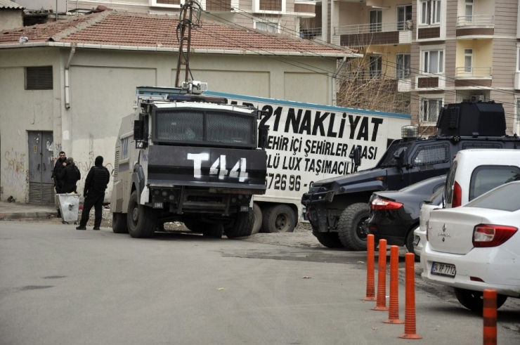 Dbp’ye Polis Baskını