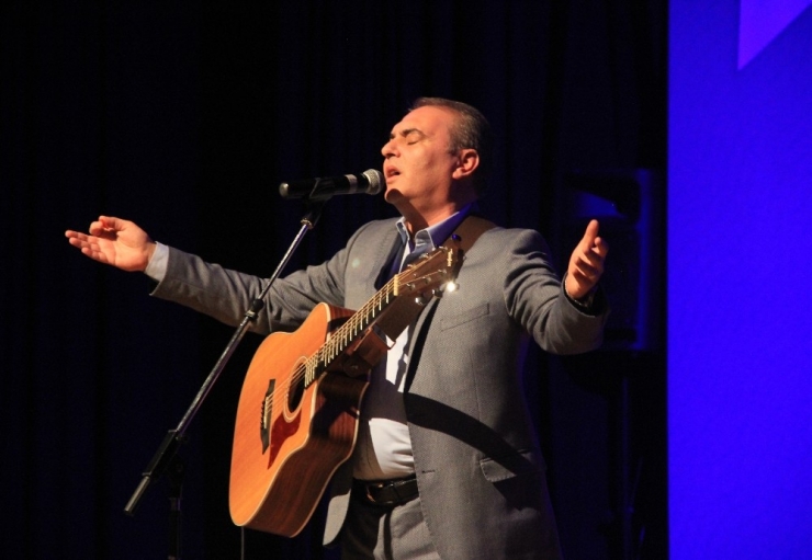 Esenler Belediyesi’nden Mesut Uçakan’ın 40’ıncı Sanat Yılına Özel Saygı Gecesi