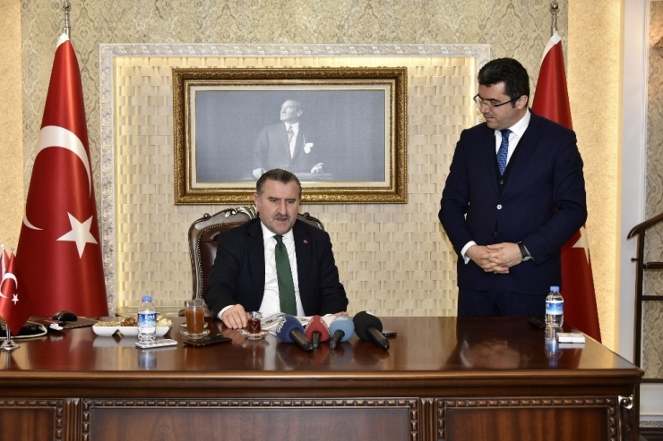 Gençlik Ve Spor Bakanı Osman Aşkın Bak Gümüşhane’de