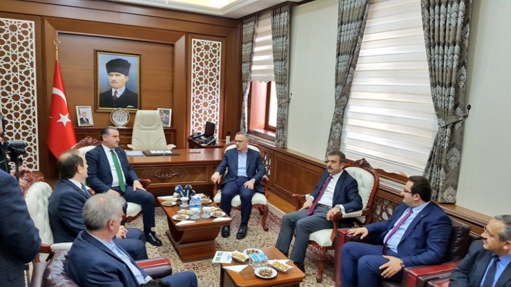 Bakan Naci Ağbal Ve Osman Aşkın Bak Bayburt’ta