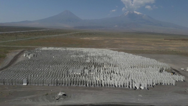 Toki İran Sınırındaki Duvarın Yarısını Tamamladı