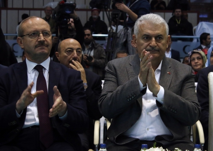 Başbakan Yıldırım: "Evlere Şenlik Ana Muhalefet Partisi"