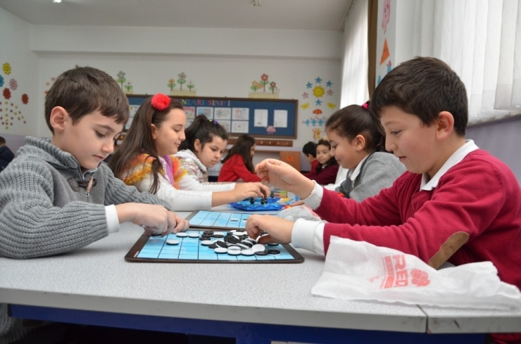 Teknoloji Bağımlılığına Karşı ‘Akıl Oyunları Sınıfı’ Açıldı