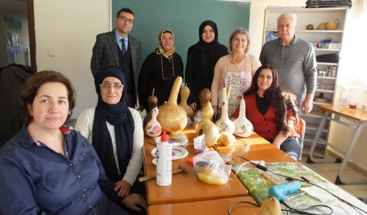 Su Kabakları Kursiyerlerin Elinde Sanat Eseri Oldu