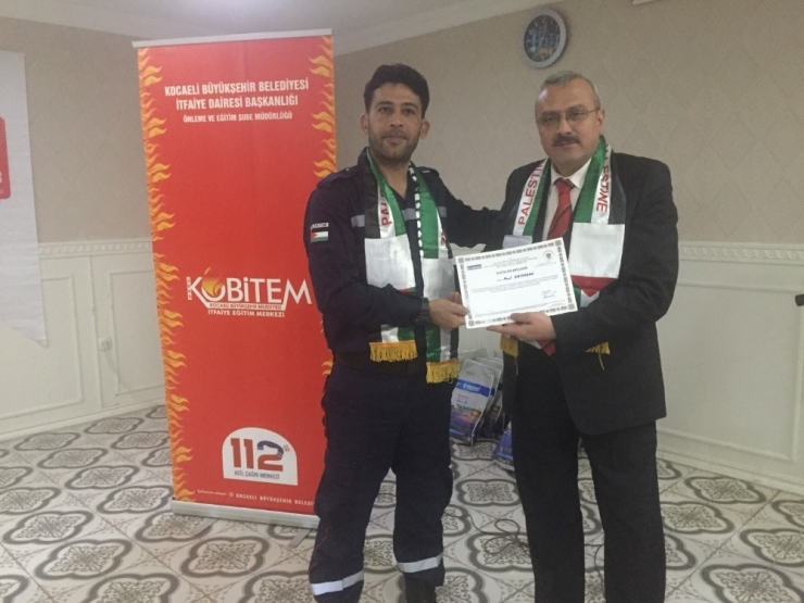 Filistinli İtfaiyeciler Eğitimlerini Tamamladı