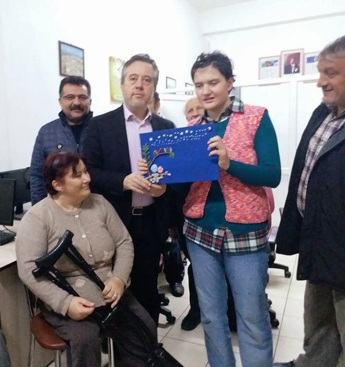 Bakan Yardımcısı Karabay’a Engelli Öğrenciden El Emeği Hediye