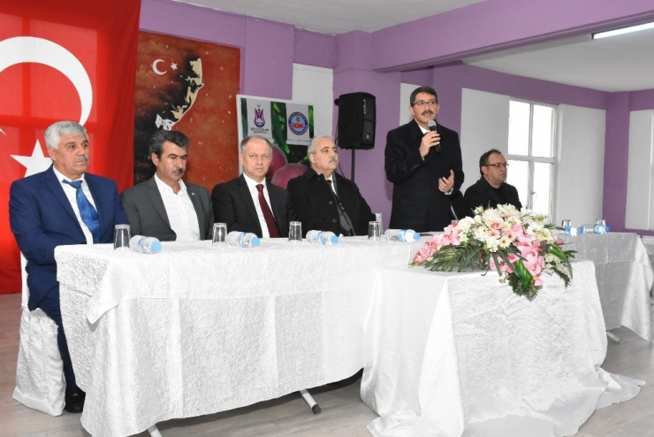 Şehzadeler’de 85 Çiftçiye 7 Bin Fidan Desteği