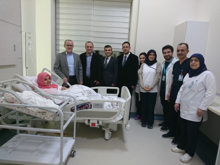 Antalya’da Yılın İlk Bebeği Kepez’de Doğdu