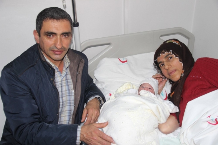 Elazığ’da 2018’in İlk Bebekleri "Yusuf" Ve Hatice" Oldu