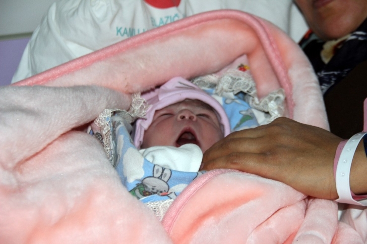 Elazığ’da 2018’in İlk Bebekleri "Yusuf" Ve Hatice" Oldu