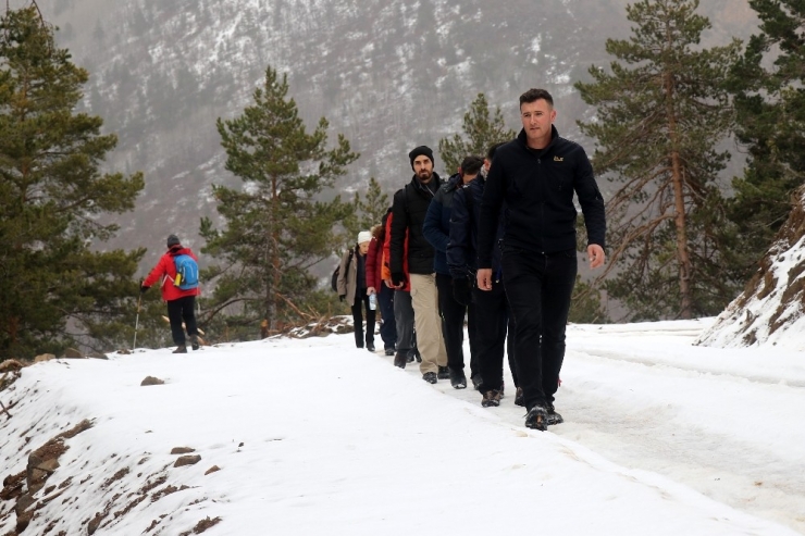 Doğa Yürüyüşleriyle Huzur Buluyorlar