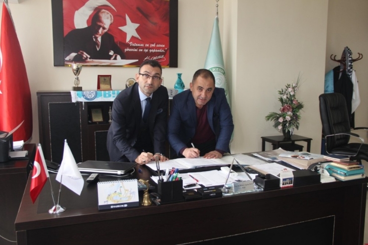 Burhaniye’de Turizm Master Planı Sözleşmesi İmzalandı