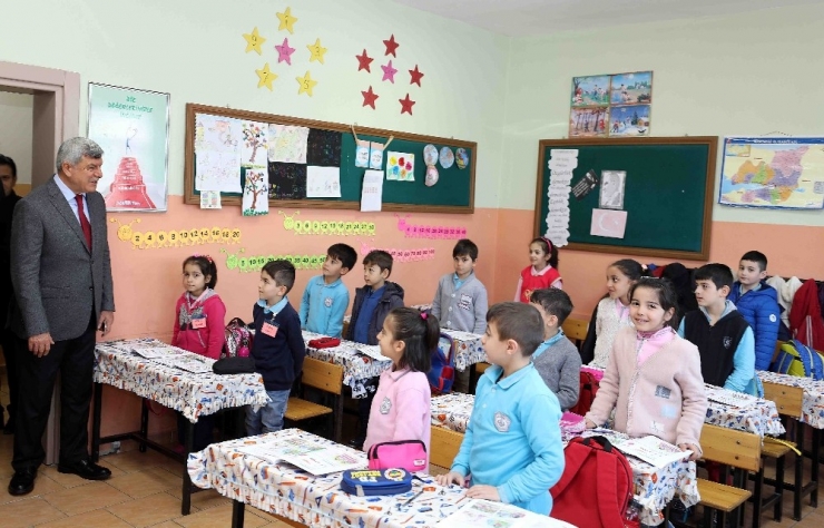 Başkan Karaosmanoğlu Okul Ziyaretlerine Devam Ediyor