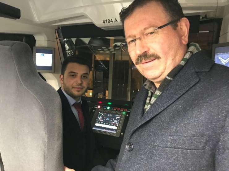 Genel Sekreter Bayram, Yeni Yıla Görevdeki Belediye Ekipleriyle Girdi