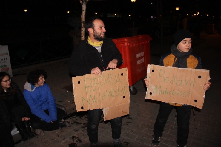 Yılbaşında Bedava Muhabbet