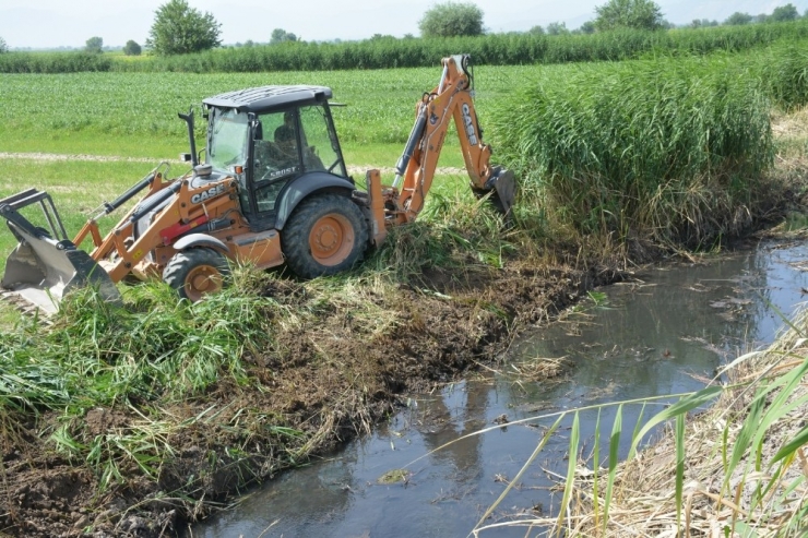 Manisa’da Altyapı Ve Dere Temizlik Çalışmaları Hız Kazandı