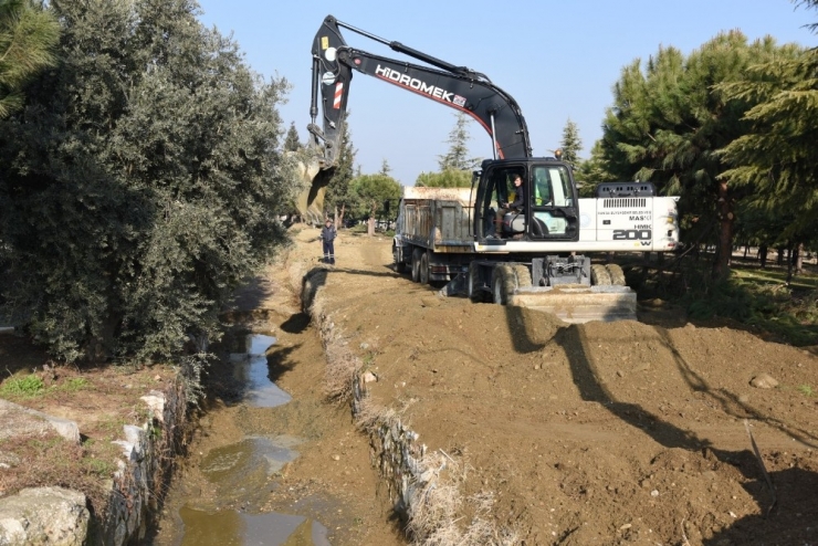 Manisa’da Altyapı Ve Dere Temizlik Çalışmaları Hız Kazandı