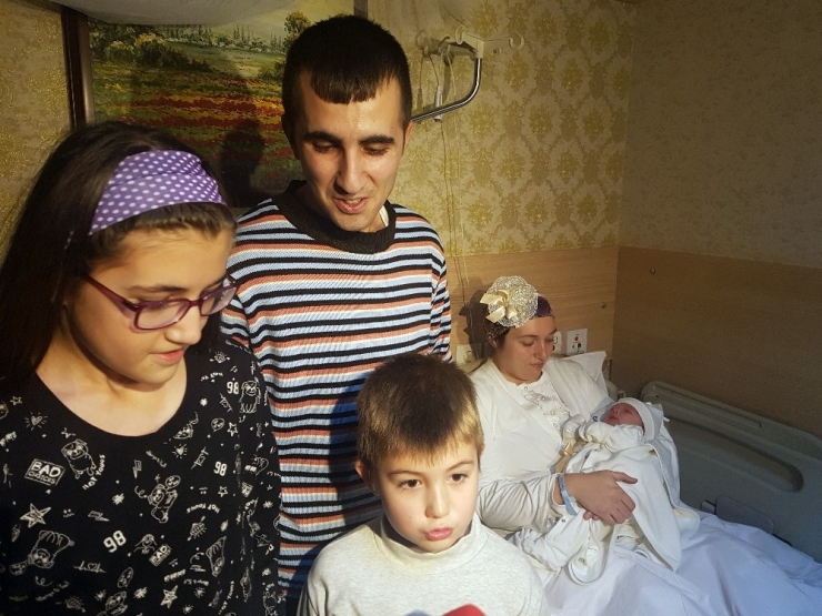 Ankara’da 2018’in İlk Bebeği Dünyaya Geldi