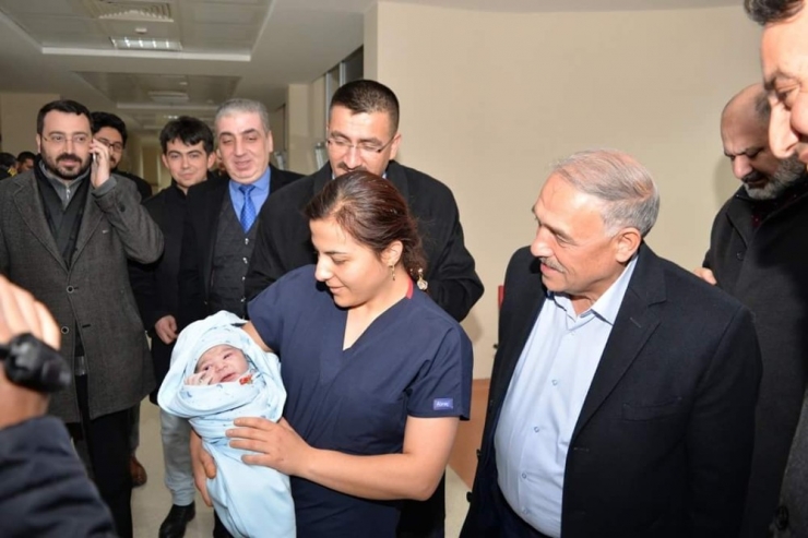 Niğde’de Yeni Yılın İlk Bebeği Eymen Bebek Oldu