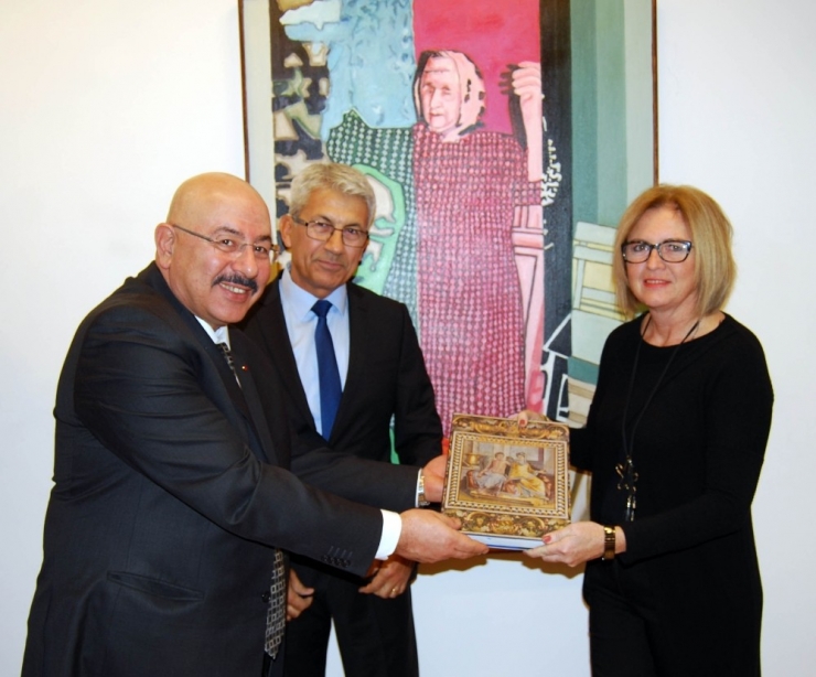 Alman Ve Türk Çiftten "Geçmişten Bugüne" Temalı Resim Sergisi