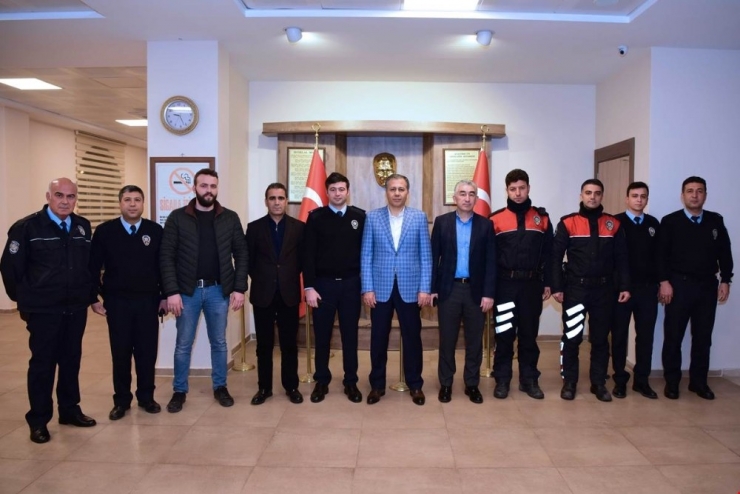 Vali Yerlikaya Yeni Yılı Polislerle Geçirdi