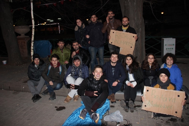 Yılbaşında Bedava Muhabbet