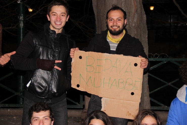 Yılbaşında Bedava Muhabbet