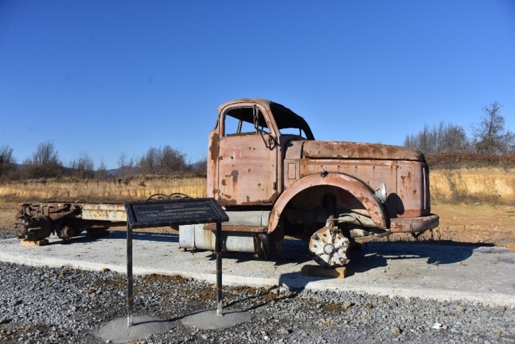 Kurtuluş Yolu Üzerine ’Yol Gösterici Çanlar’