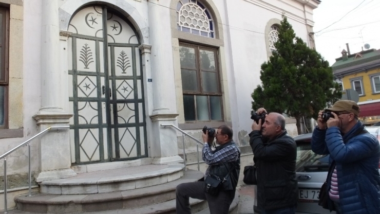 Trakyalı Fotoğrafçılar Burhaniye’de Tarihi Mekanları Fotoğrafladı