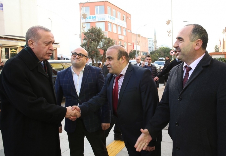 Cumhurbaşkanı Erdoğan, Sultanbeyli Belediyesini Ziyaret Etti