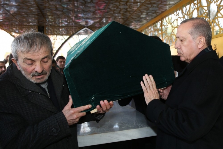 Cumhurbaşkanı Erdoğan, Kas Hastalığından Hayatını Kaybeden Gencin Cenazesine Katıldı