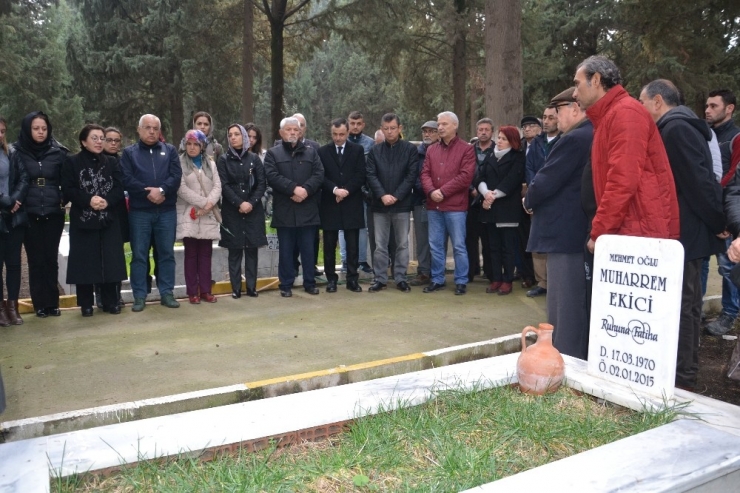 Chp’li Eski Başkan Mezarı Başında Anıldı