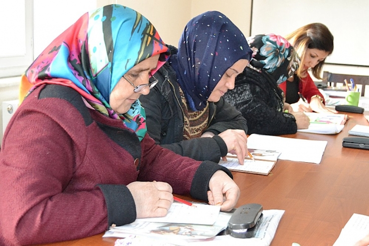 8 Yılda 500 Kişi Okuma Yazma Öğrendi