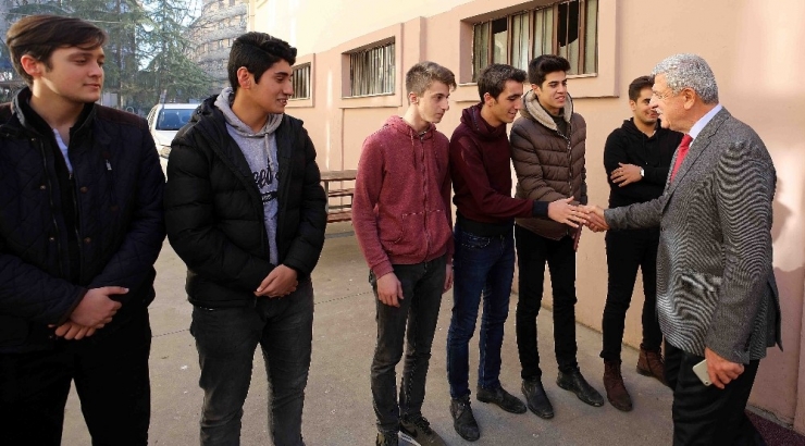 Başkan Karaosmanoğlu: "Eğitime Ciddi Bütçeler Ayırıyoruz’’