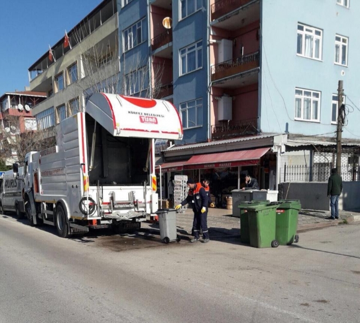 Körfez’de Çöp Konteynerleri Dezenfekte Ediliyor