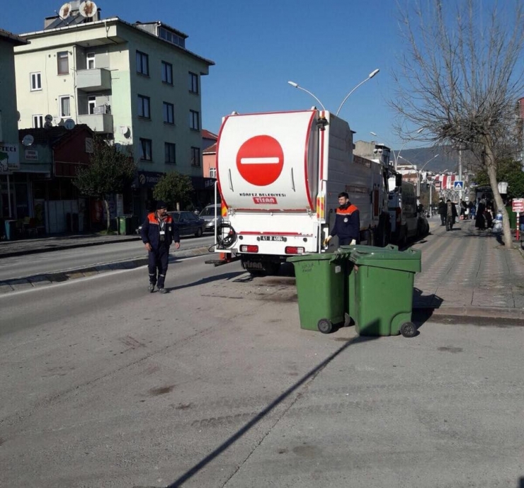 Körfez’de Çöp Konteynerleri Dezenfekte Ediliyor